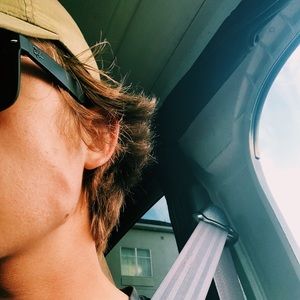 Meet your Posher, Stone